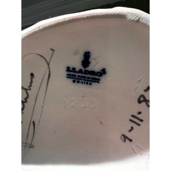 Lladro Cupid Cherub Figurine Signed Missing Flute/Horn - Picture 9 of 9